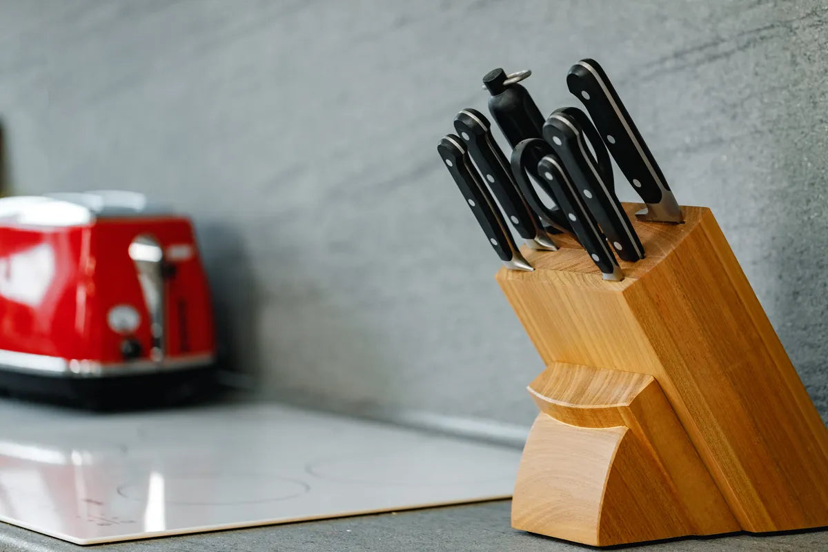 Messerblock aus Holz: Stilvoll, praktisch, unverzichtbar